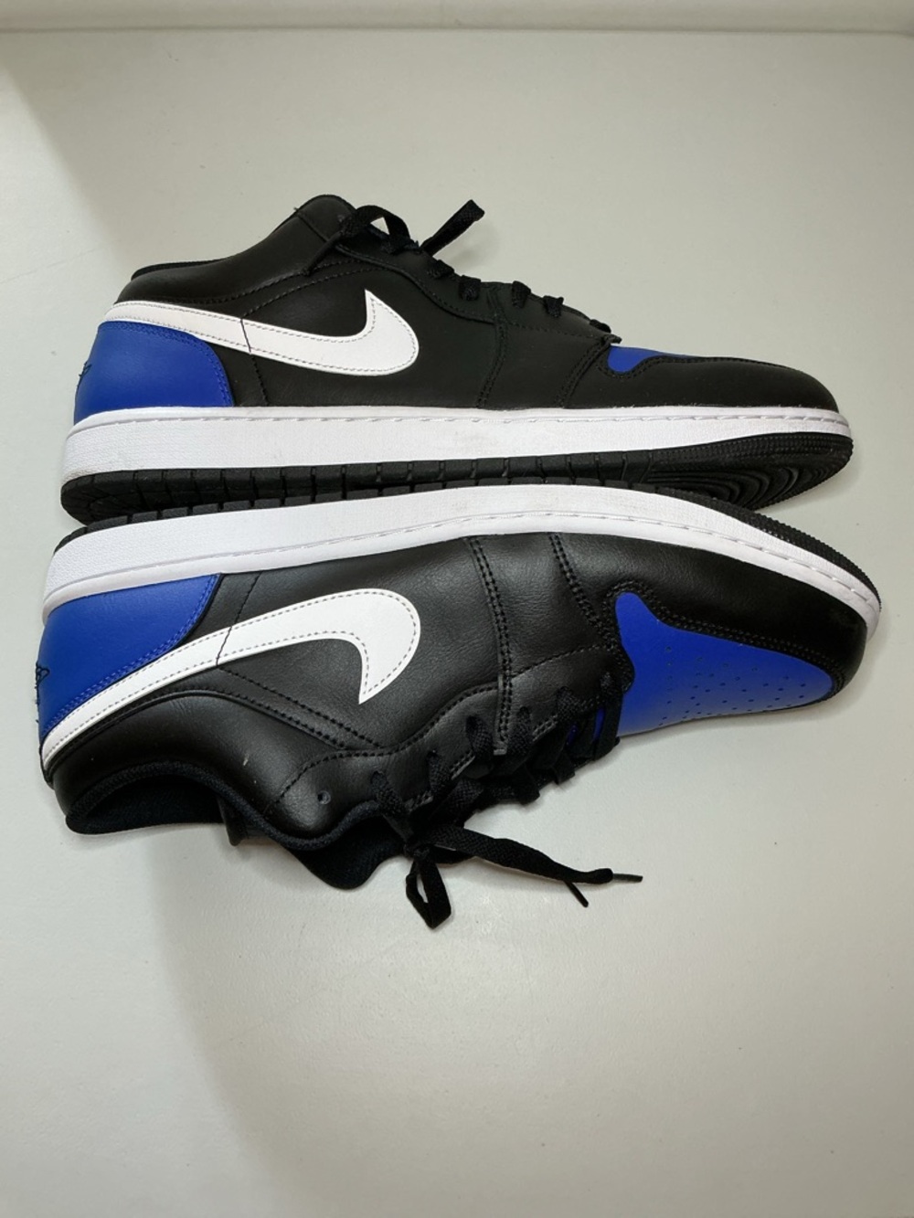 Nike Air Jordan 1 Low - Picture 2 of 6
